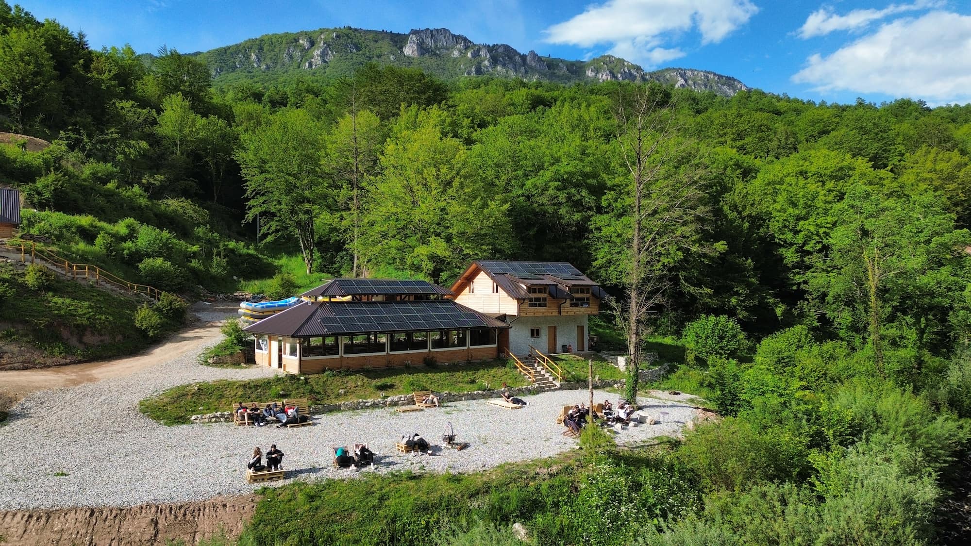 Rafting kamp Eden spolja